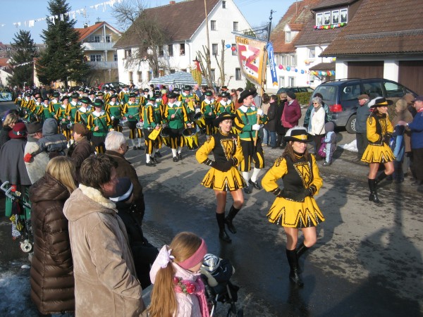 ../Images/2006-02-05_Umzug-Pfohren-Schnuferzunft_050.jpg