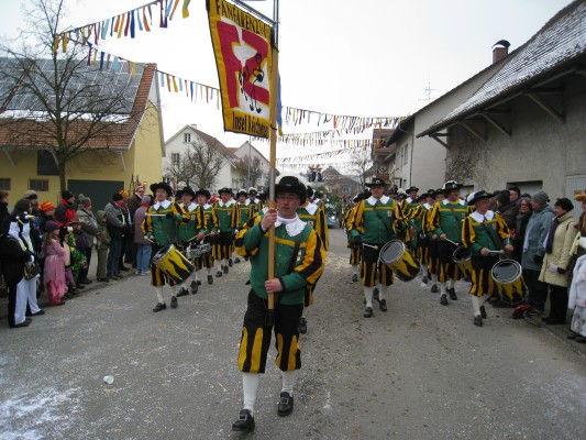 ../Images/2011-01-30_Narrenumzug-Orsingen_030.jpg