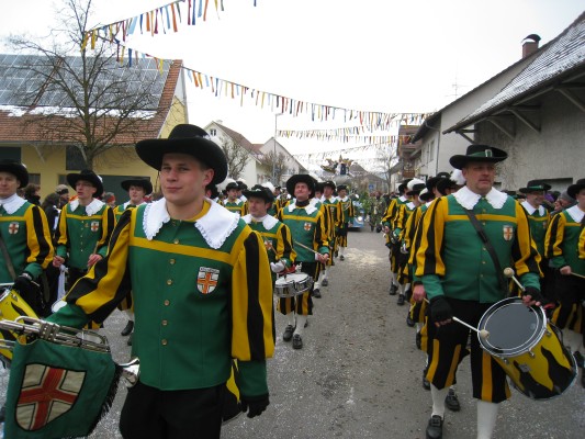 ../Images/2011-01-30_Narrenumzug-Orsingen_031.jpg