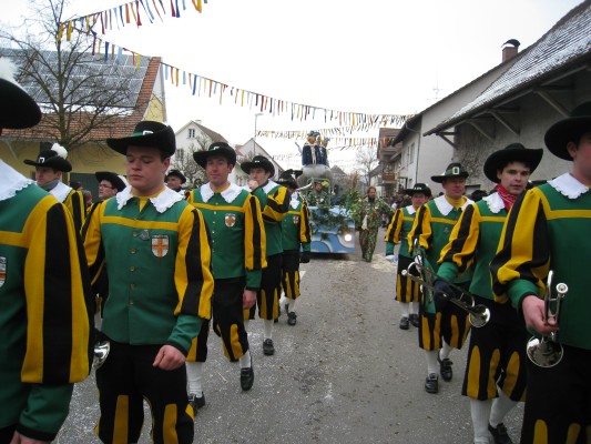 ../Images/2011-01-30_Narrenumzug-Orsingen_033.jpg
